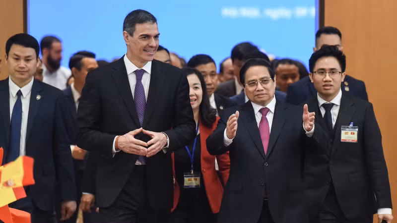 越南政府总理范明正和西班牙首相佩德罗·桑切斯。