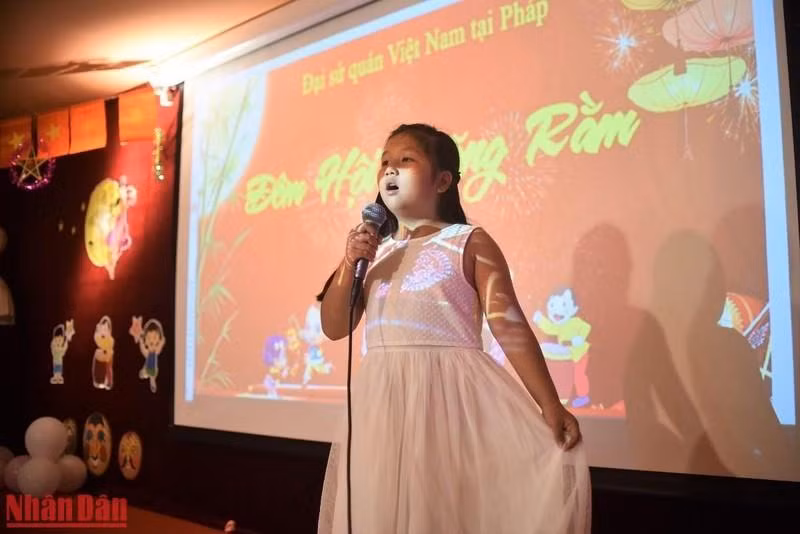在法国越南少儿的月圆之夜 ảnh 5