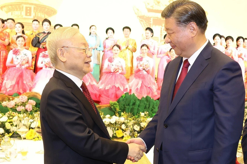 越共中央总书记阮富仲和中共中央总书记、中国国家主席习近平