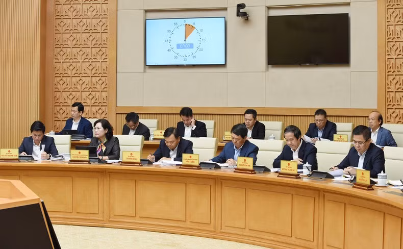 各位部长、行长与会。