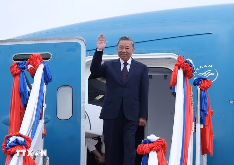 越南国家主席苏林启程对老挝和柬埔寨进行国事访问。（图片来源：越通社）