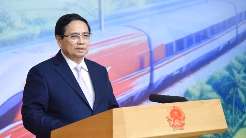 范明正总理在会议上发表讲话。