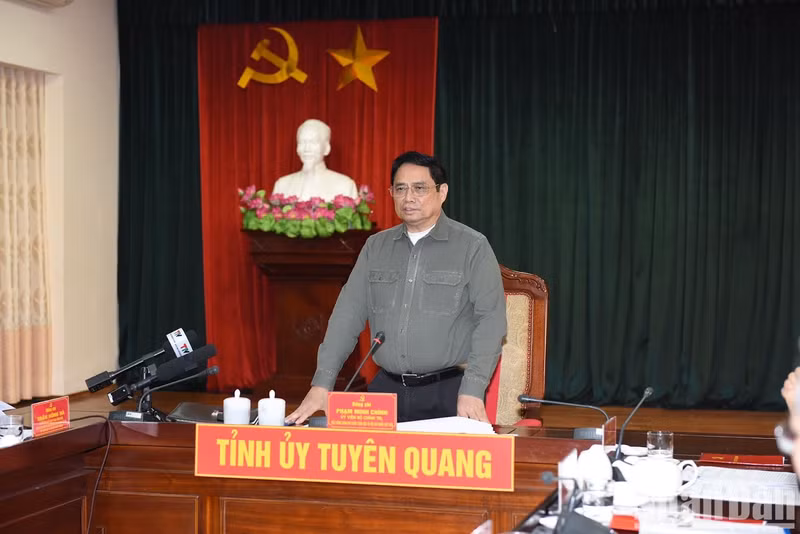 范明正总理1月25日下午同富寿省和宣光省领导举行工作会议。 范明正总理1月25日下午同富寿省和宣光省领导举行工作会议。