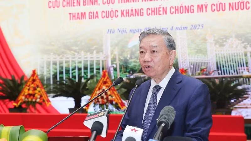 苏林总书记在见面会上发表讲话。（图片来源：越通社）