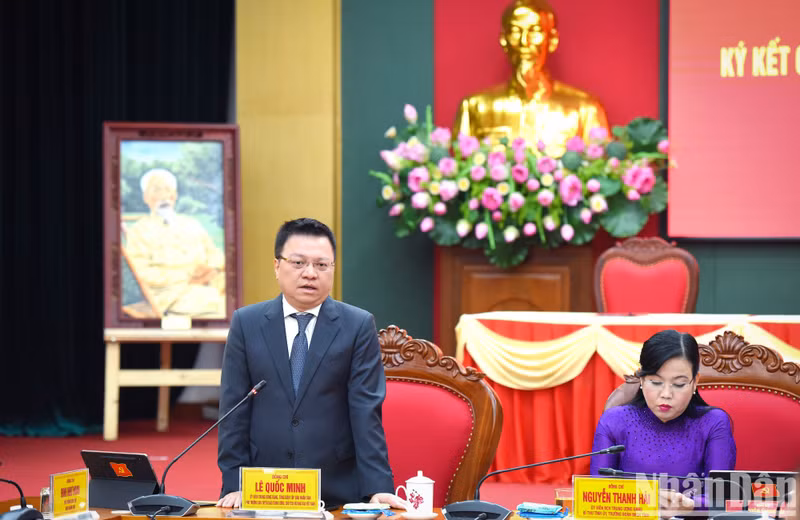 《人民报》社总编辑黎国明在会议上发言。