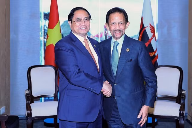 范明正总理会见莱达鲁萨兰国苏丹哈吉·哈桑纳尔·博尔基亚。（图片来源：VGP）