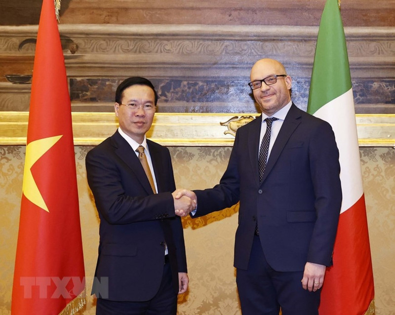 越南国家主席武文赏会见意大利众议院议长洛伦佐·丰塔纳。（图片来源：越通社）