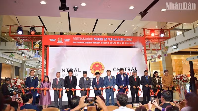 2023年泰国越南商品周剪彩开幕仪式。