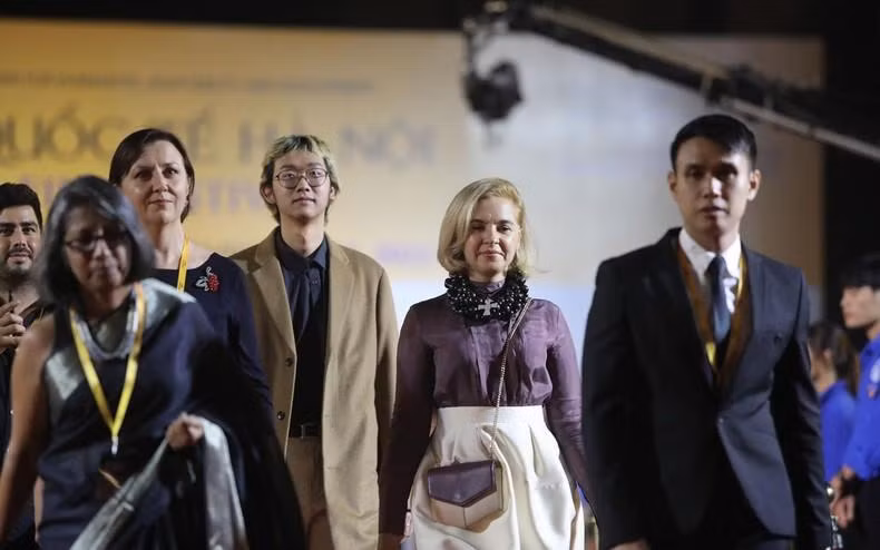 国际艺人、电影制作者出席开幕式。 国际艺人、电影制作者出席开幕式。