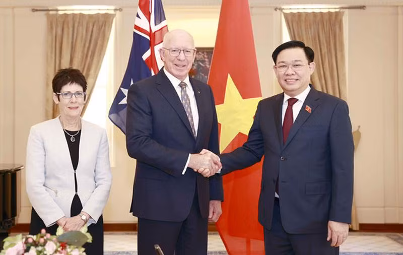 越南国会主席王廷惠和澳大利亚总督戴维·赫尔利。（图片来源：越通社）