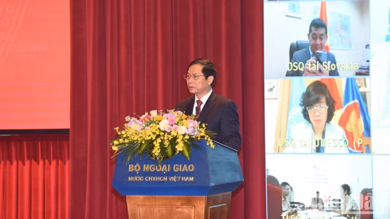 越南政府总理范明正出席2022年外交工作总结会议和2023年任务部署会议【组图】 ảnh 4