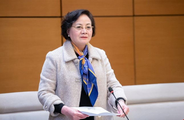 越南内务部部长范氏清茶。