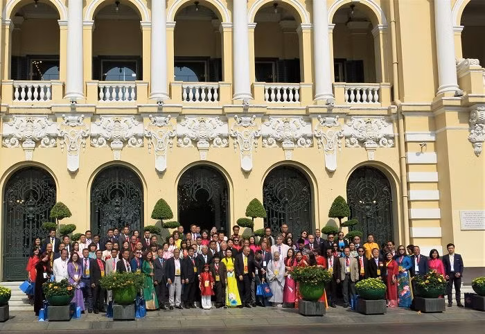 各位代表合影。（图片来源：congly.vn）