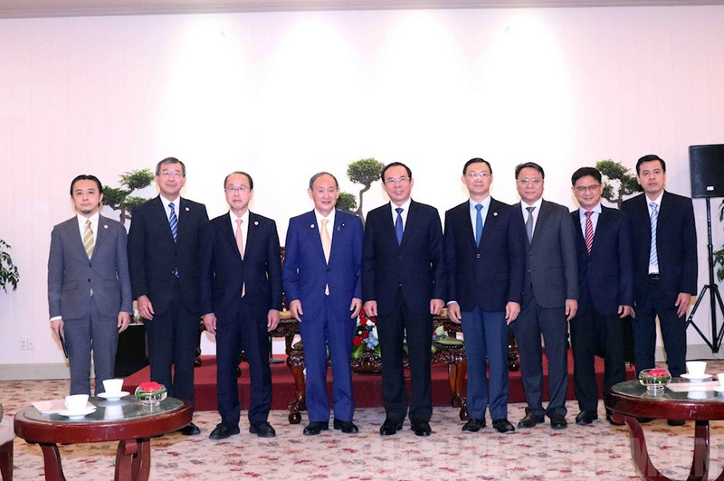 各位代表合影。（图片来源：hcmcpv.org.vn）