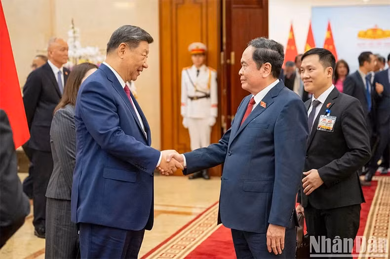 越南国会主席陈青敏会见中共中央总书记、中国国家主席习近平。