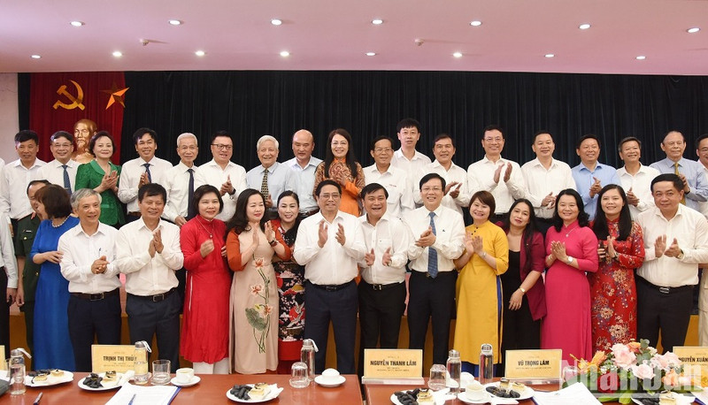 范明正总理和各位代表。