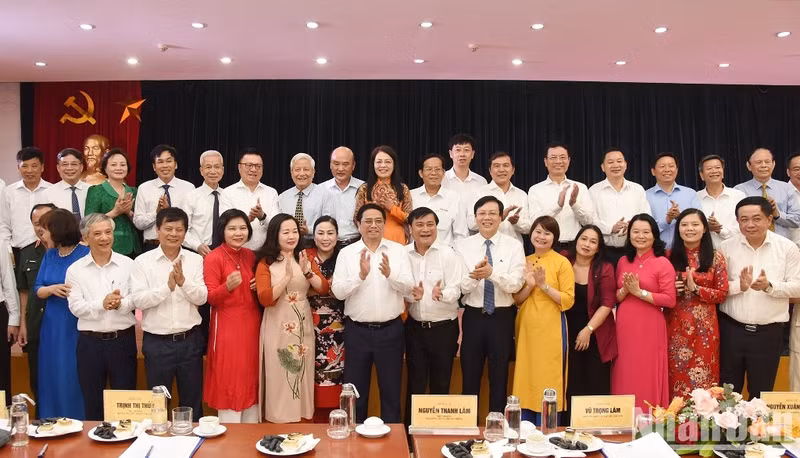 范明正总理和各位代表。