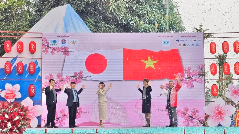 海防樱花节开幕式。