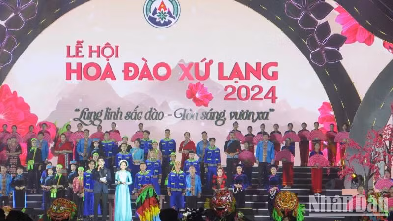 2024甲辰年春节谅山桃花节开幕式。