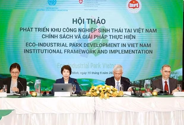 越南计划与投资部副部长阮氏碧玉在研讨会上发言。（图片来源：越通社）