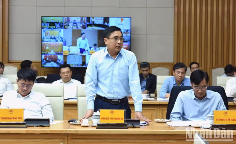 农业与农村发展部领导发表讲话。 农业与农村发展部领导发表讲话。