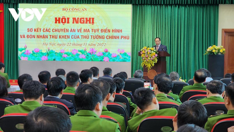 范明正总理在会议上发言。（图片来源：VOV）