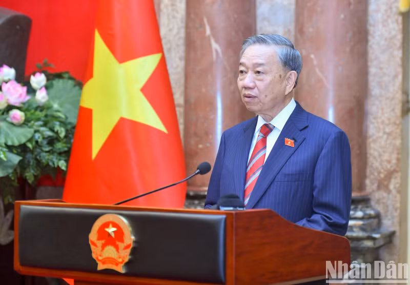 越共中央总书记、国家主席苏林发表讲话。