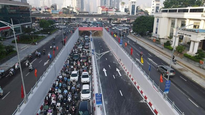 黎文梁—三环路地下隧道。