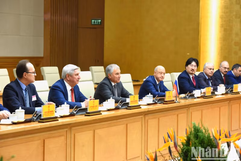 俄罗斯联邦国家杜马主席沃洛金一行。