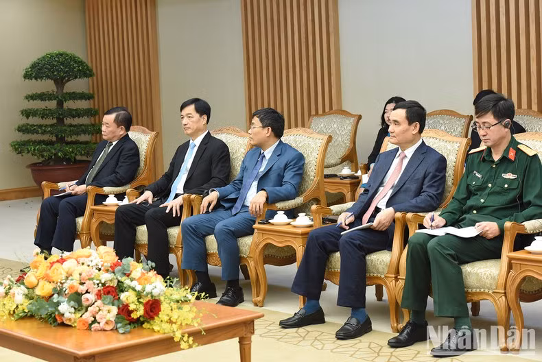 越南各部门、部委、行业领导出席活动。