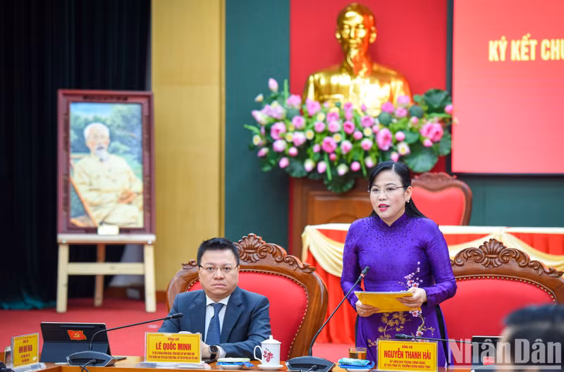 太原省省委书记阮青海在会议上发言。