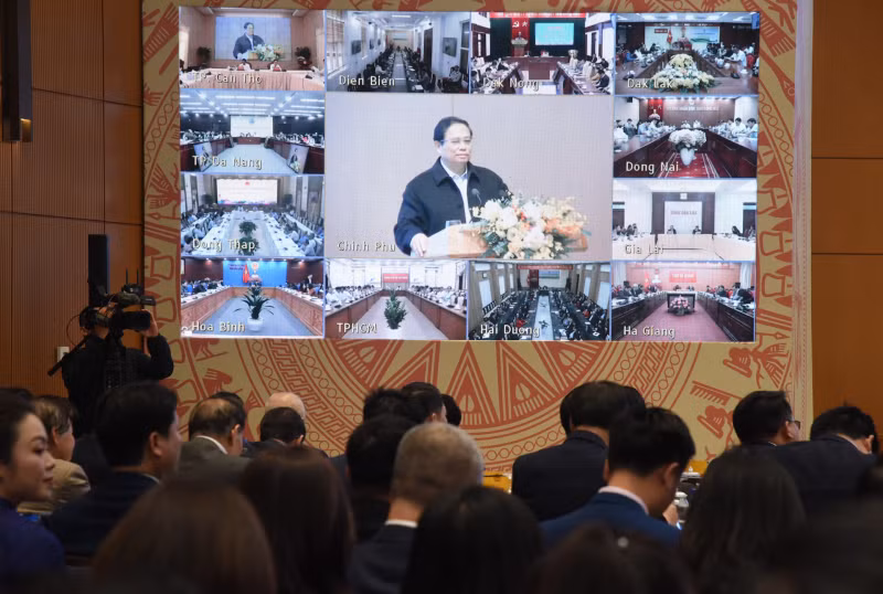 会议以线上和线下相结合方式举行。