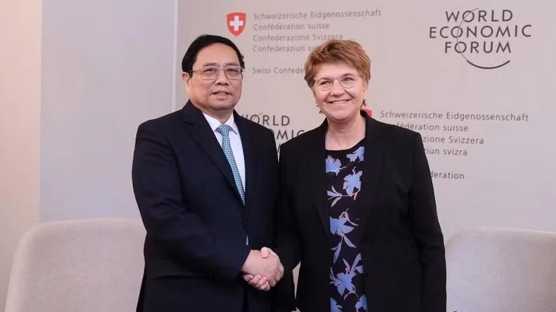 越南政府总理范明正会见瑞士总统薇奥拉·阿姆赫德。