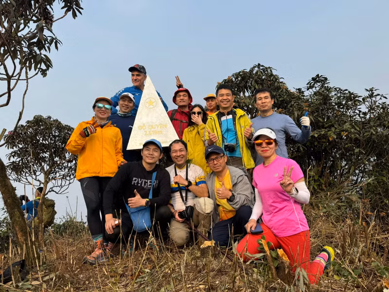 如果幸运遇到天气宜人的日子，这里会有白云朵朵、清溪潺潺、古树长满青苔的景色。