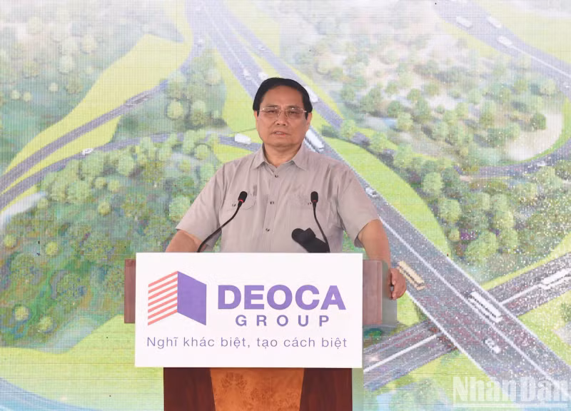 4月21日上午，越南政府总理范明正下达了总资金超过11万亿越盾的谅山省友谊-芝陵段高速公路项目开工仪式。