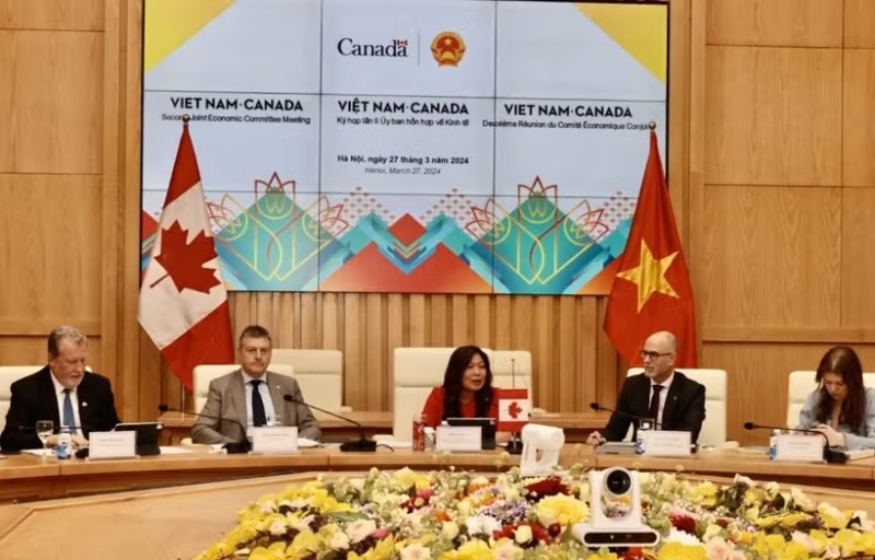 加拿大代表团2024年3月27日下午出席越南与加拿大混合委员会第二次会议。