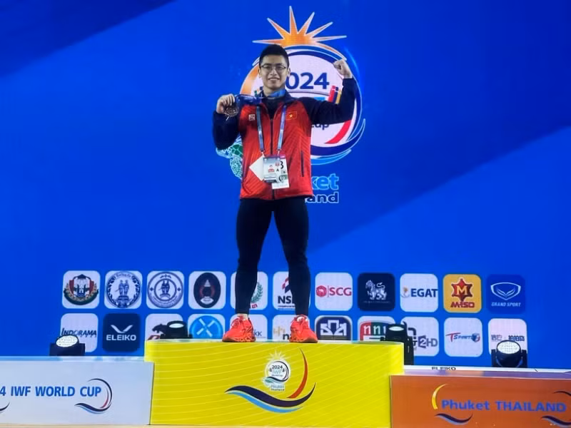 越南举重运动员郑文荣。（图片来源：越通社）