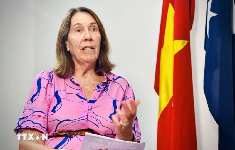 澳大利亚参议院议长苏·莱恩斯。（图片来源：越通社）