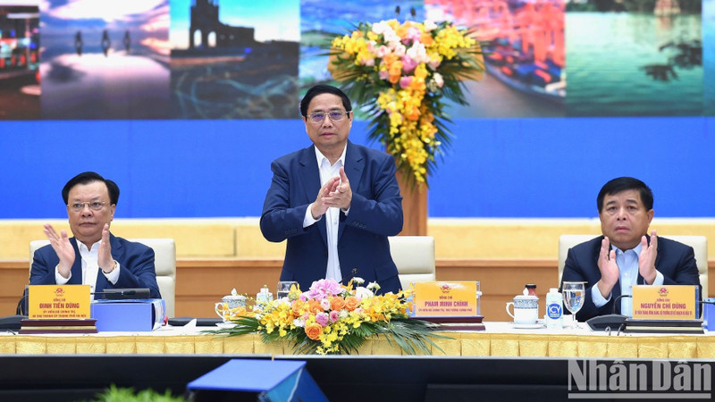 政府总理主持红河平原地区协调委员会第三次会议旨在公布2021-2023年和至2050年愿景红河平原地区规划。