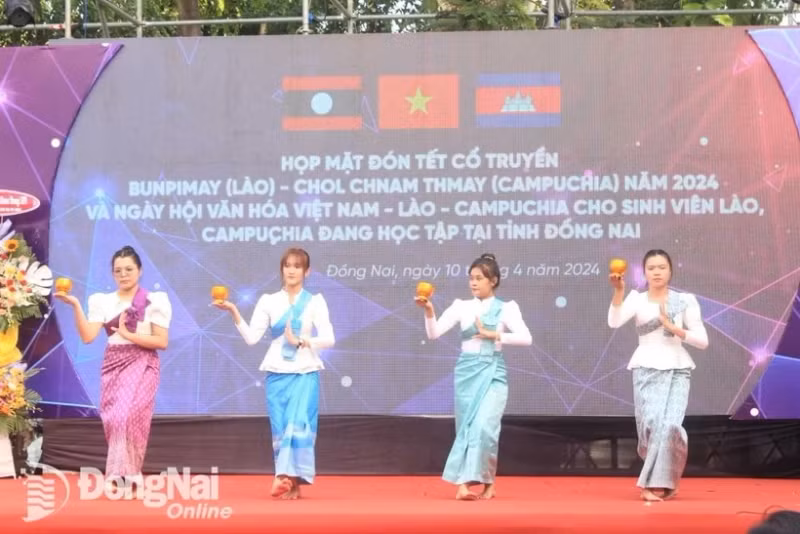 柬埔寨留学生文艺表演节目。（图片来源：同奈报网）