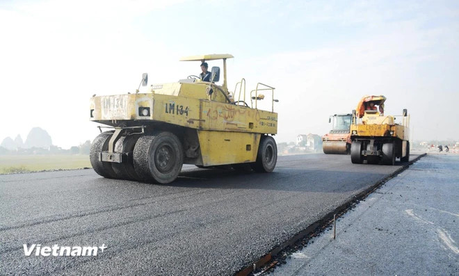 附图：确保北南高速公路2025年内提前竣工。（图片来源：越通社）