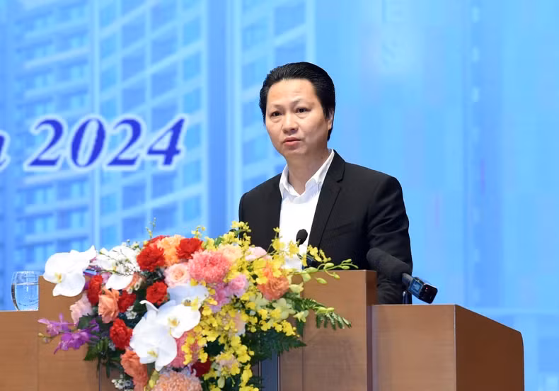 与会代表在会上发表讲话。