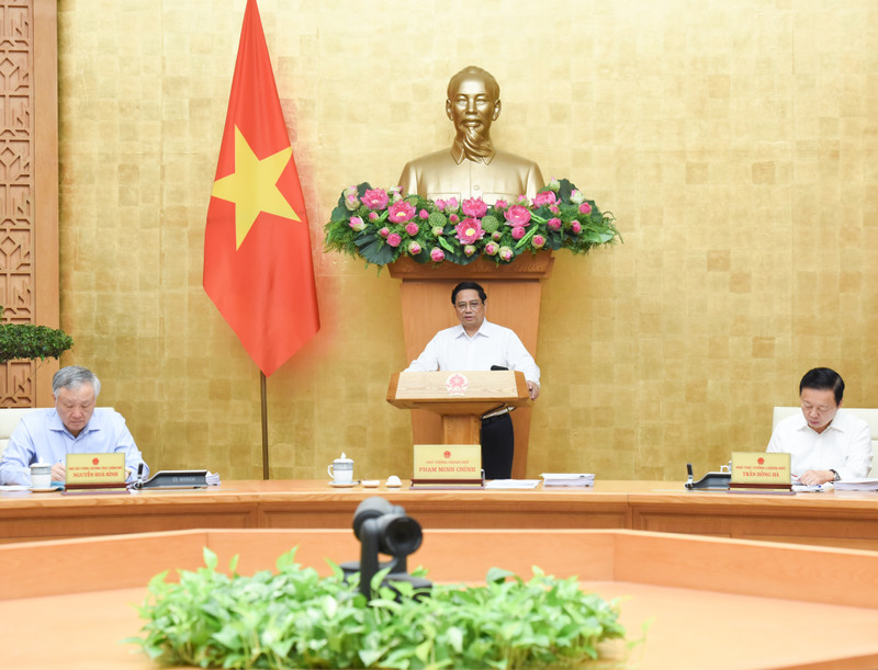 越南政府总理范明正主持召开政府9月份例行会议。