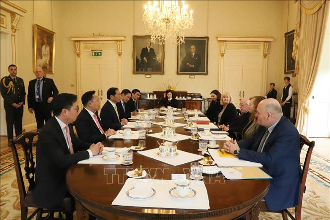 裴青山部长会见了爱尔兰总统迈克尔·D·希金斯（Michael D. Higgins）。
