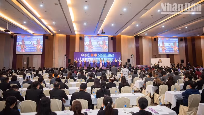 设在泰国的第二个越南学中心正式揭牌成立。