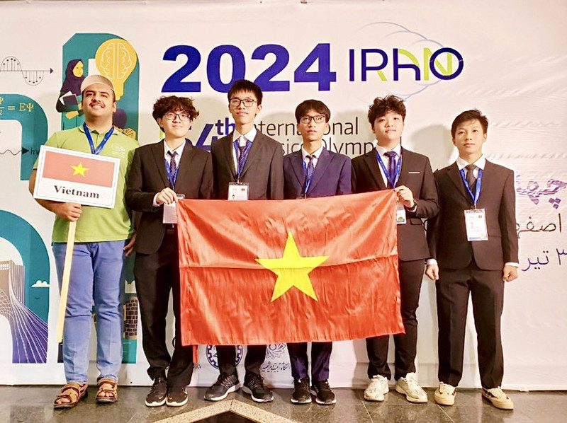 越南国家队在2024年国际物理奥林匹克竞赛上。