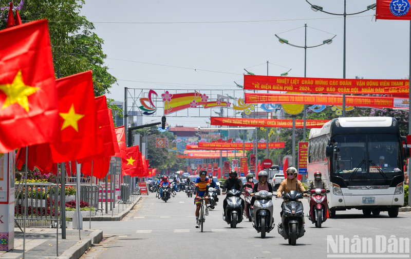 奠边府市街道张灯结彩迎5·7奠边府大捷纪念典礼【组图】