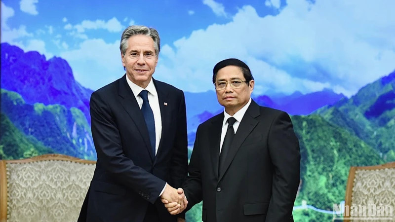 越南政府总理范明正欢迎美国国务卿安东尼·布林肯。