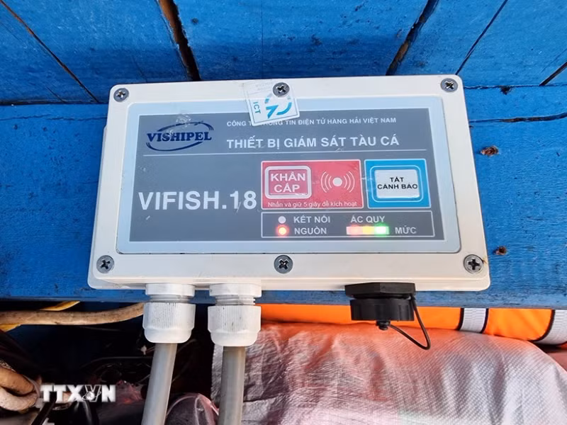渔船上安装的巡航监控设备。（图片来源：越通社）