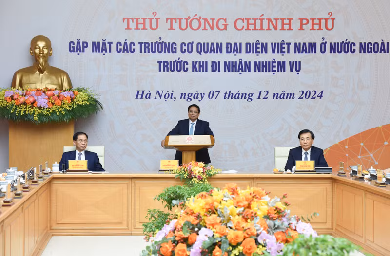 范明正总理在会见时发表讲话。